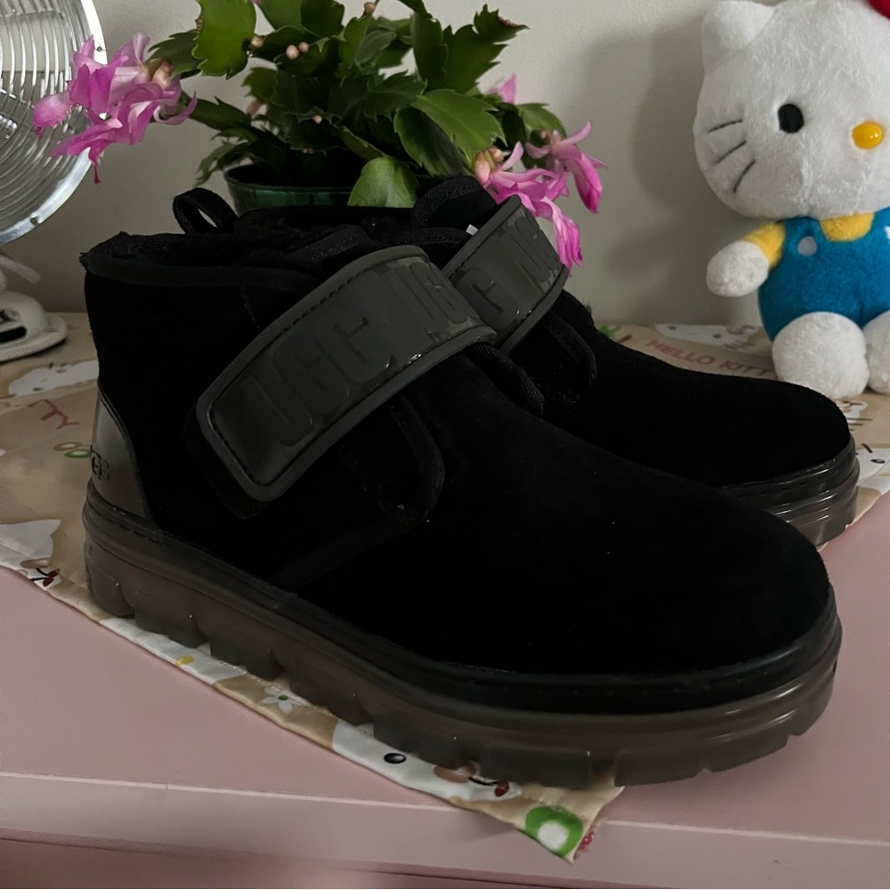 Black clear Velcro UGG boots size 7 women women’s